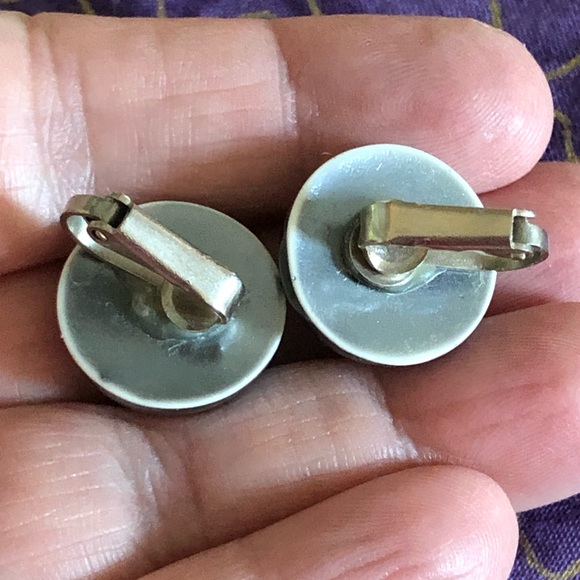 Vintage Plastic Bubble Clip Earrings - Picture 2 of 3